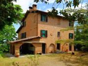 Rustico / Casale in vendita a Foiano della Chiana AR