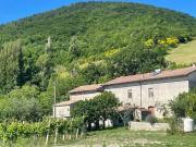 Rustico / Casale in vendita a Genga AN