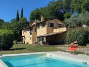 Rustico / Casale in vendita a Gualdo Cattaneo PG