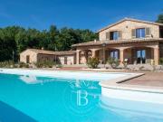 Rustico / Casale in vendita a Gualdo Cattaneo PG