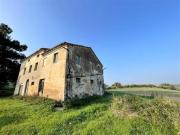 Rustico / Casale in vendita a Ostra AN