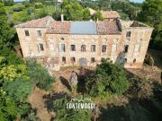 Rustico / Casale in vendita a Pesaro PU