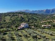 Rustico / Casale in vendita a San Ginesio MC