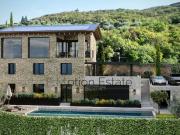 Rustico / Casale in vendita a Torri del Benaco VR