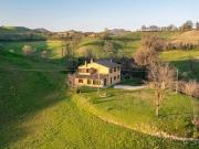 Rustico / Casale in vendita a Urbania PU