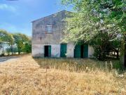 Rustico con annesso agricolo da ristrutturare in vendita...