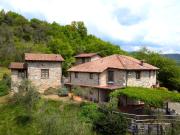 Rustico con giardino a Fivizzano