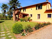 Rustico con giardino a Fucecchio