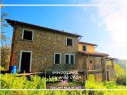Rustico con giardino a Massa e Cozzile