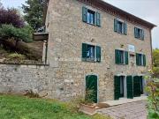 Rustico con giardino a Sarteano