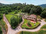 Rustico con giardino in via borgo giannotti, Lucca