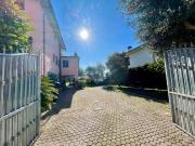 Rustico con giardino in via crociale, Pietrasanta