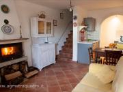 Bilocale con giardino, Sarteano fonte vetriana