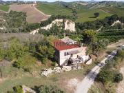 Rustico con giardino in borgo miriam, Ascoli Piceno