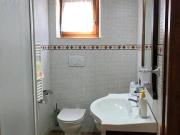 Rustico in stile Toscano con giardino e piscina in...