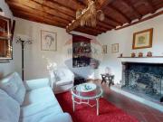 RUSTICO in VENDITA a MASSAROSA Quiesa di 8 vani