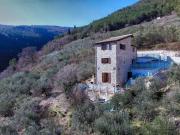 Rustico ristrutturato a Terni