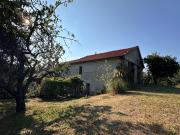 Rustico libero su tre lati in posizione molto panoramica...