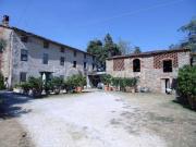 Rustico/casale/corte in vendita a Capannori via Tofori,...