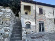 Rustico/casale/corte in vendita a Prato