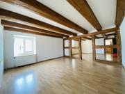 Rustikale Wohnung mit Parkplatz, Estrich und Gartensitzplatz