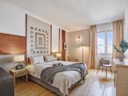 Safir 3 bedrooms and balcony in Trocadero, Paris... Safir 3 bedrooms and balcony in Trocadero, Paris...