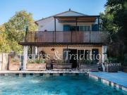 Saignon, maison à vendre composée de deux logements...