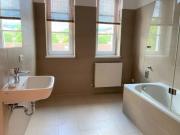 Saint Julien Str: Altbau saniert 2 Zi nähe Lichthaus!
