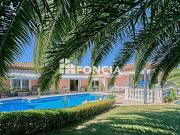 SAINT RAPHAEL VALESCURE: Vaste villa sans vis à vis avec...