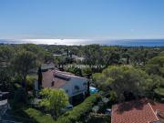 SAINT RAPHAEL VILLA ENTIEREMENT RENOVEE CALME ET APERCUE MER