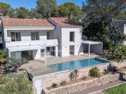 SAINT RAPHAEL VILLA ENTIEREMENT RENOVEE CALME ET APERCUE MER