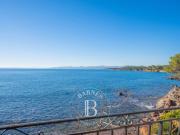 SAINT RAPHAËL VILLA PIEDS DANS L'EAU VUE MER PANORAMIQUE