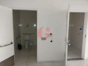 SalÃ£o para locaÃ§Ã£o com 04 banheiros e 06 vagas de...