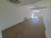 Salas ampla com 310mâ² bem estruturada de frente para...