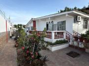 Salinas propiedad con amplio terreno de 994.70 m2...