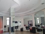 Salon de coiffure, esthétique, showroom à louer