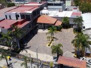 Salon de eventos con área de locales venta en Calzada...