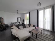 SALON DE PCE Appartement T3 de 68 m² avec vue dégagée