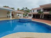 Samborondon, Se renta hermosa casa 4 dormitorios con...
