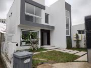 Samborondon, Venta de Hermosa Casa de Estreno 4 Dorm