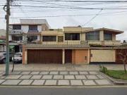 SAN BORJA Venta de casa/comercio en la Av. San Luis. AT....