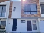 San Isidro Juriquilla VENTA. Casa de 3 recamaras,...
