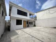 SAN LORENZO: REMATO CASA DE 2 PISOS A 2 CUADRAS DEL MAR