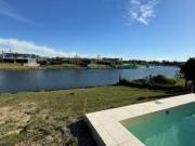 San Matías Área 1 Venta Casa moderna a la laguna, de 5...