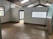 Sangolqui, Bodega en Renta, 388m2, 2 Ambiente, 2 Baños,...