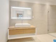 Saniert: Attraktive 2 Zimmer Altbauwohnung im Stuwerviertel