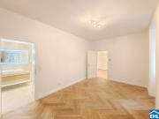 Saniert: Attraktive 2 Zimmer Altbauwohnung im Stuwerviertel