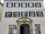 Sanierte 2 Zimmer Altbauwohnung mit Einbauküche