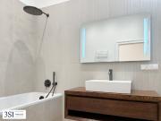Sanierte 2 Zimmer Stilaltbauwohnung mit Top Anbindung