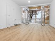 Sanierte 2 Zimmer Wohnung mit Einbauküche & Balkon!